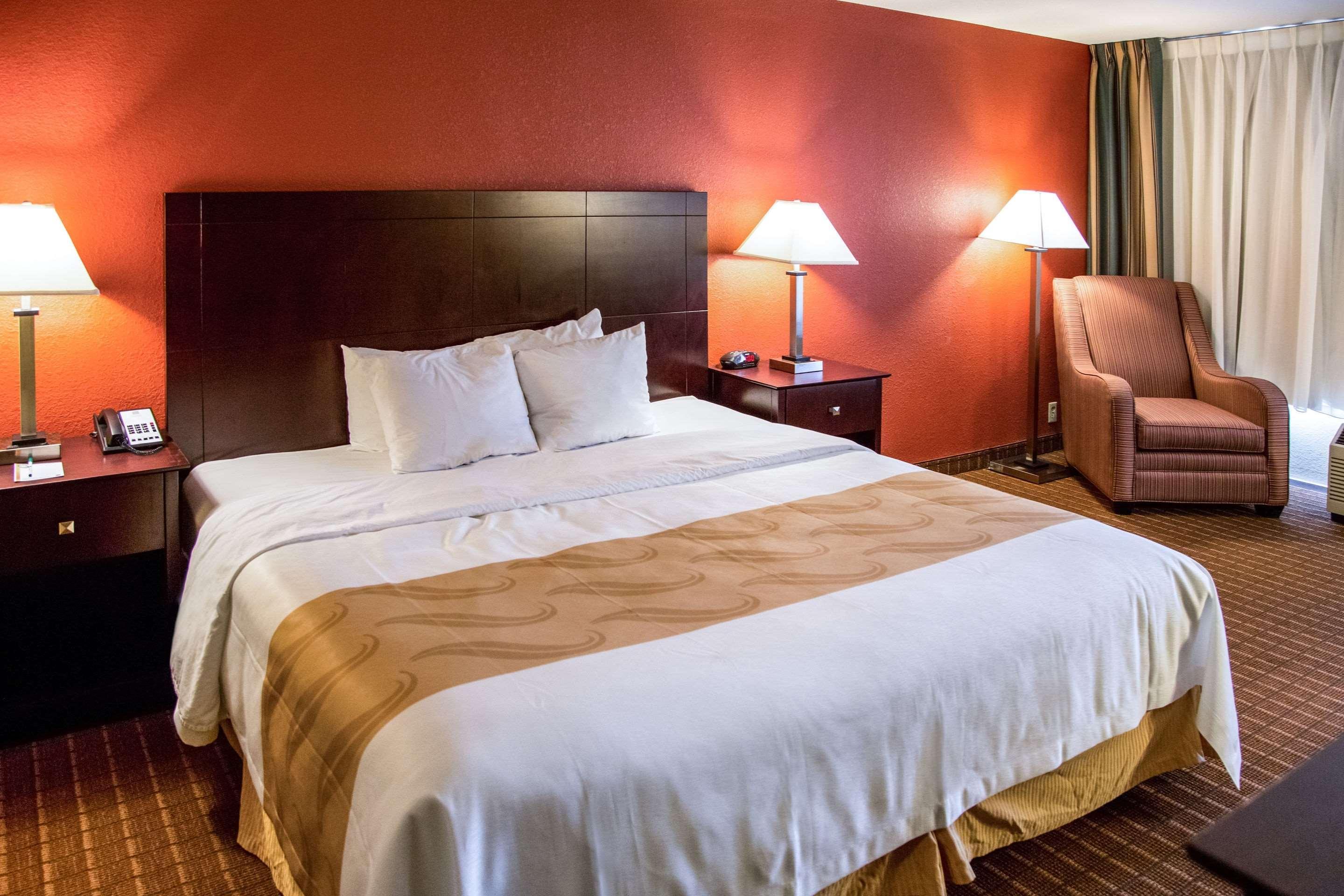 Quality Inn フォート・ドッジ エクステリア 写真