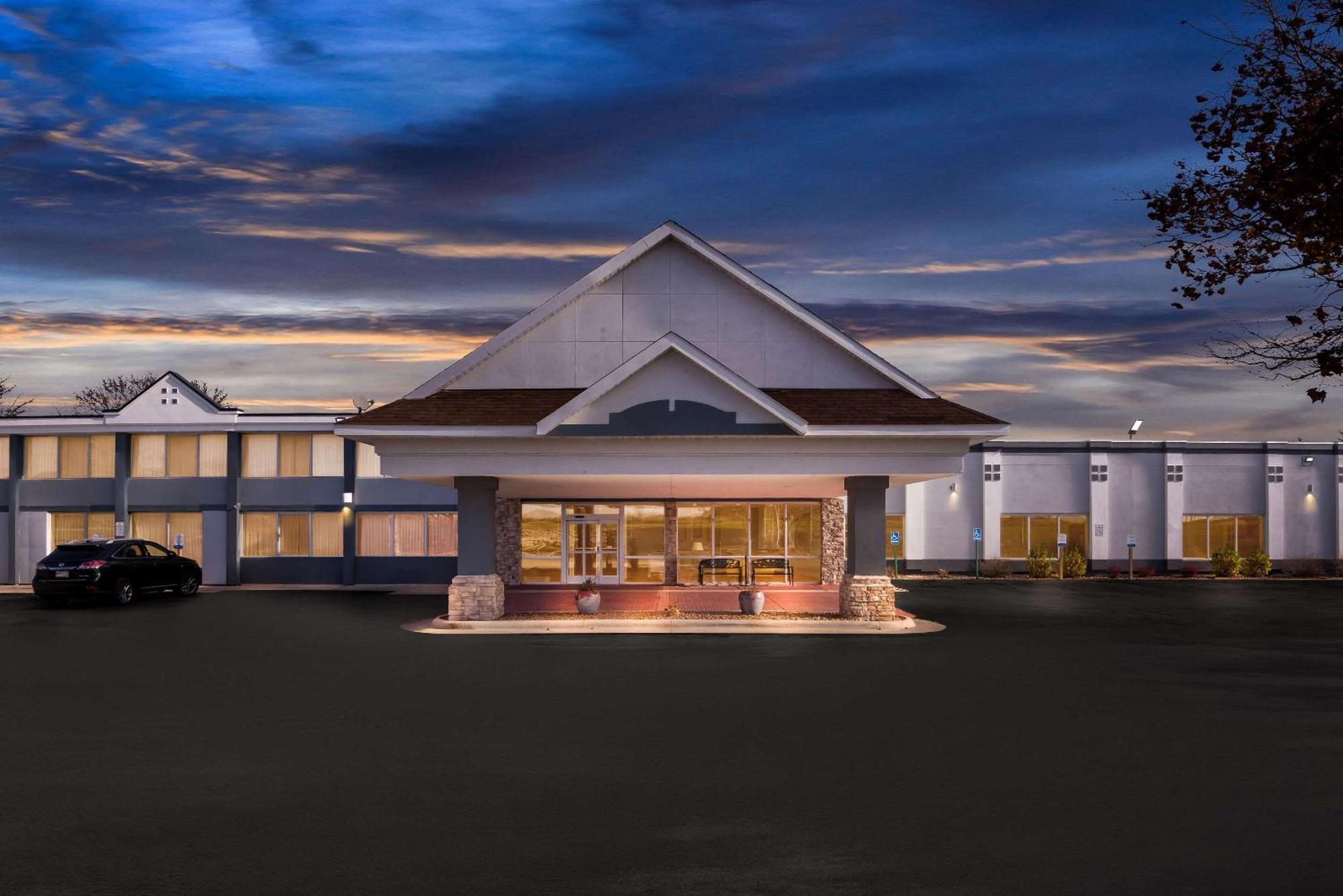 Quality Inn フォート・ドッジ エクステリア 写真